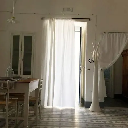 別荘 La Casetta Nel Vicolo ディーゾ